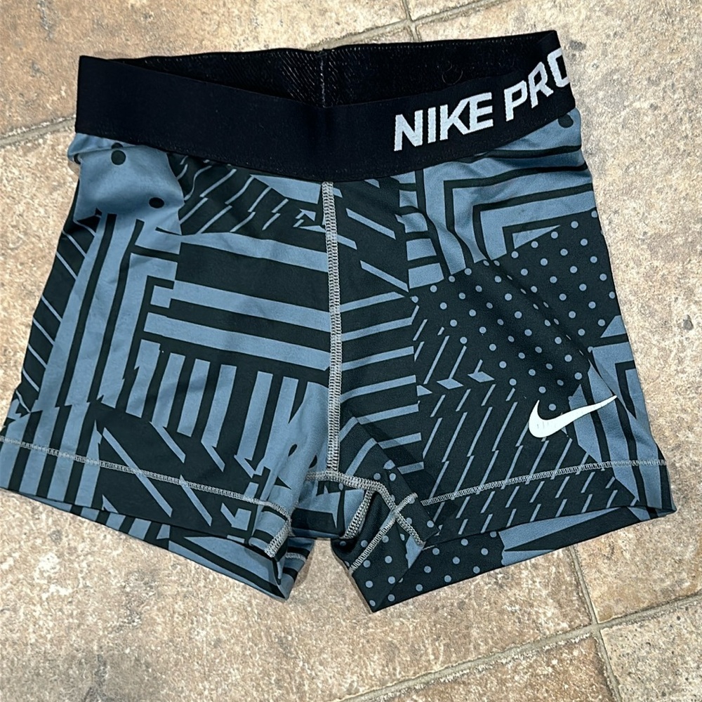 Nike pro patchwork bold print shorts size xs